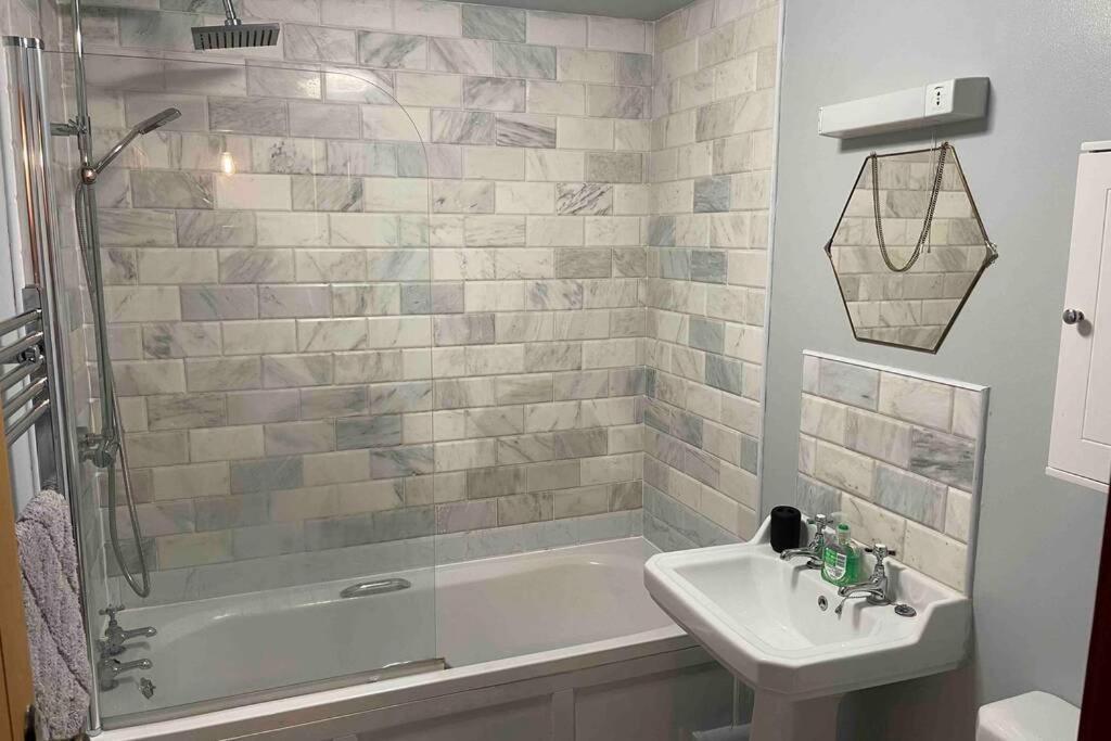 האברפורדווסט Cottage With Hot Tub In Pembrokeshire מראה חיצוני תמונה
